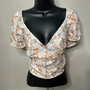Guess floral print top. Size M.